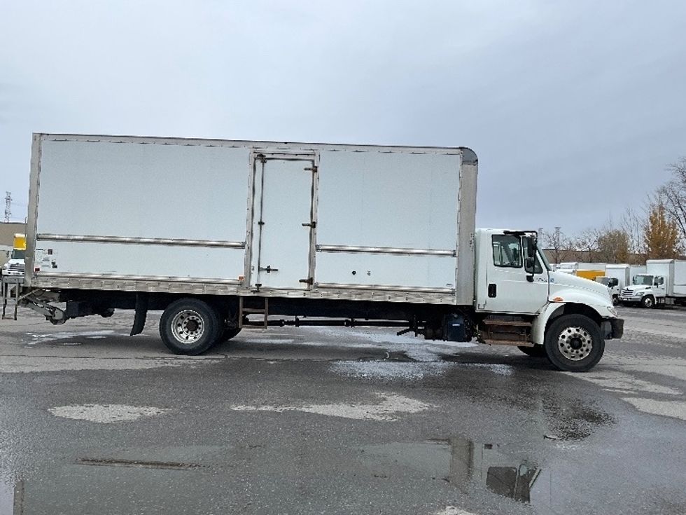 Medium Duty Box Truck-Light and Medium Duty Trucks-International-2018-4300-Ottawa-ON-371,470\n\t\tkm-$ 36,500 - Image 15