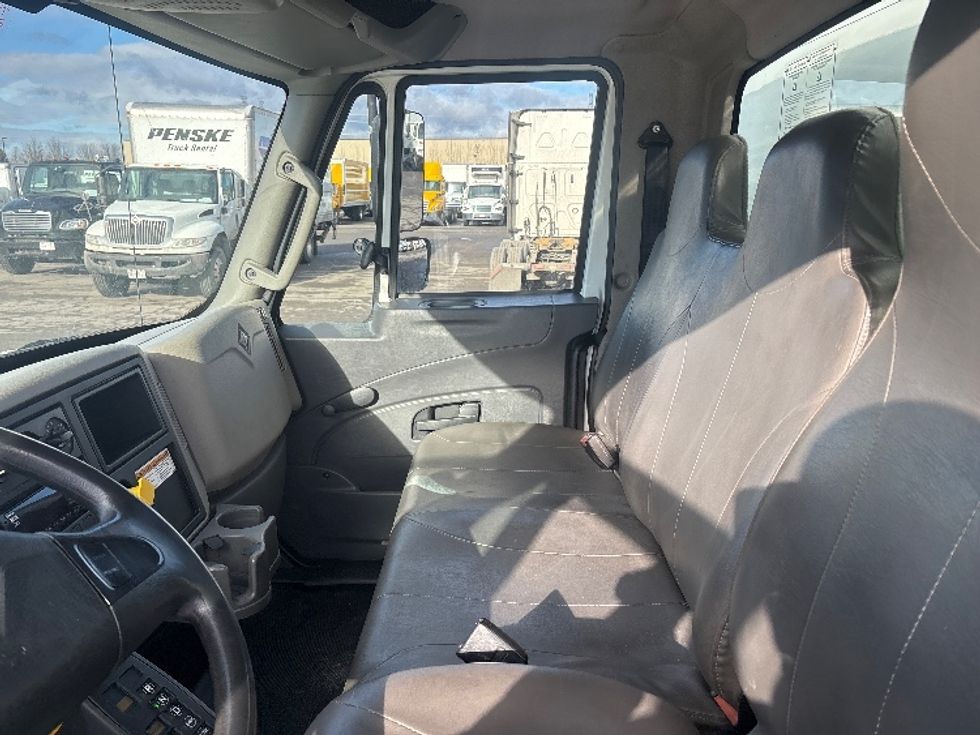 Medium Duty Box Truck-Light and Medium Duty Trucks-International-2018-4300-Ottawa-ON-371,470\n\t\tkm-$ 36,500 - Image 19