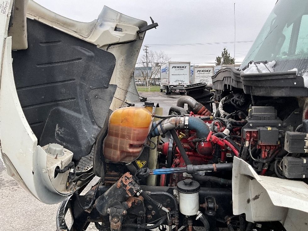 Medium Duty Box Truck-Light and Medium Duty Trucks-International-2018-4300-Ottawa-ON-371,470\n\t\tkm-$ 36,500 - Image 24