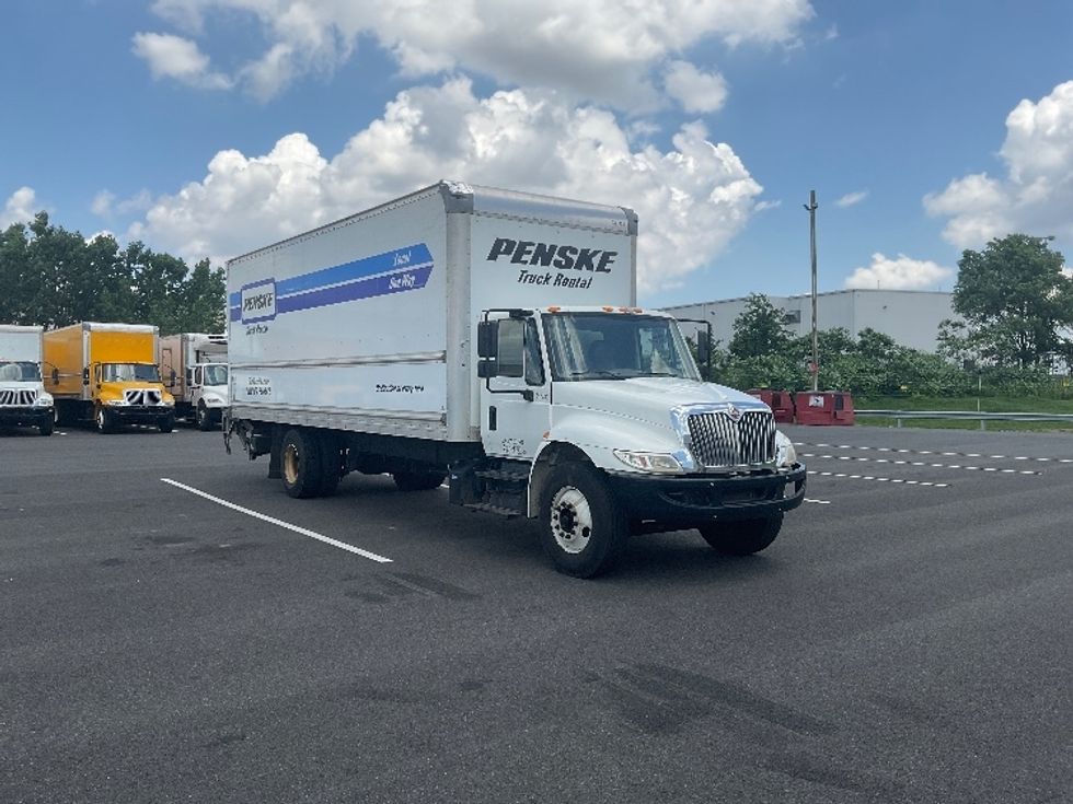 Medium Duty Box Truck-Light and Medium Duty Trucks-International-2018-4300-Pennsauken-NJ-206,208\n\t\tmiles-$ 34,750 - Image 1