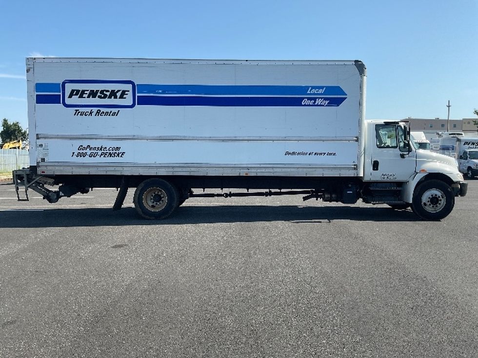 Medium Duty Box Truck-Light and Medium Duty Trucks-International-2018-4300-Pennsauken-NJ-206,208\n\t\tmiles-$ 34,750 - Image 15