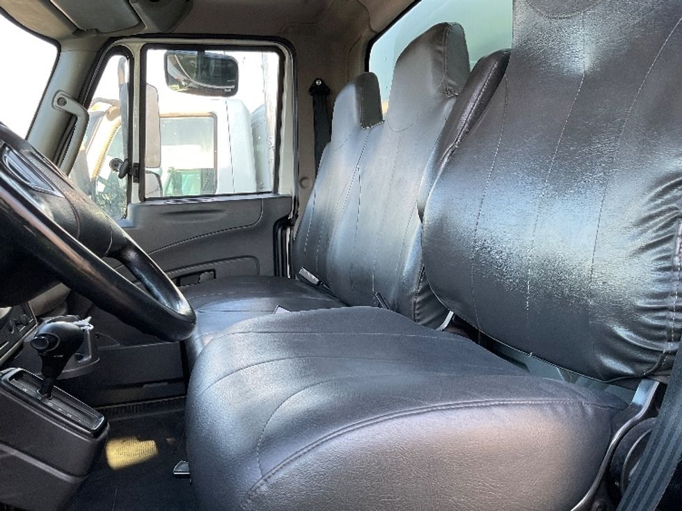Medium Duty Box Truck-Light and Medium Duty Trucks-International-2018-4300-Pennsauken-NJ-206,208\n\t\tmiles-$ 34,750 - Image 19