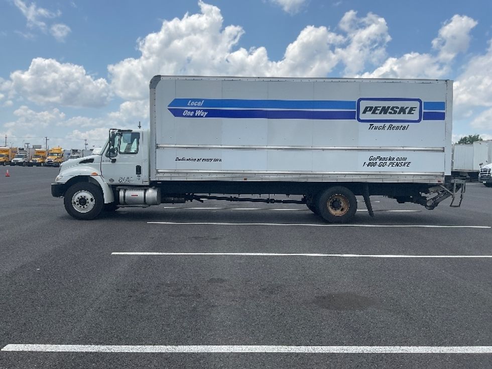 Medium Duty Box Truck-Light and Medium Duty Trucks-International-2018-4300-Pennsauken-NJ-206,208\n\t\tmiles-$ 34,750 - Image 4