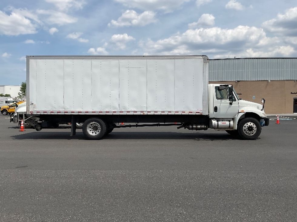 Medium Duty Box Truck-Light and Medium Duty Trucks-International-2018-4300-Philadelphia-PA-223,181\n\t\tmiles-$ 37,500 - Image 15