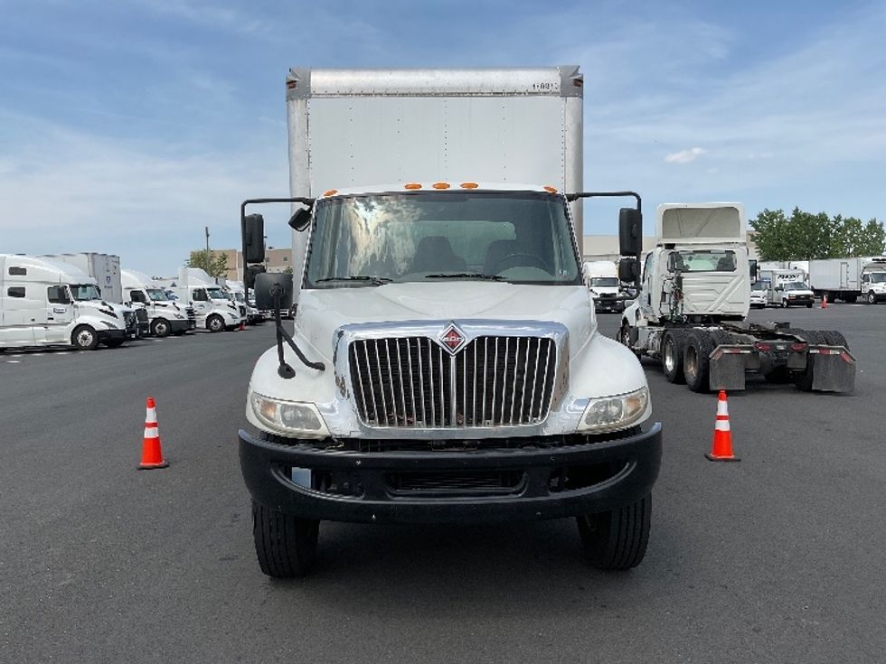Medium Duty Box Truck-Light and Medium Duty Trucks-International-2018-4300-Philadelphia-PA-223,181\n\t\tmiles-$ 37,500 - Image 2