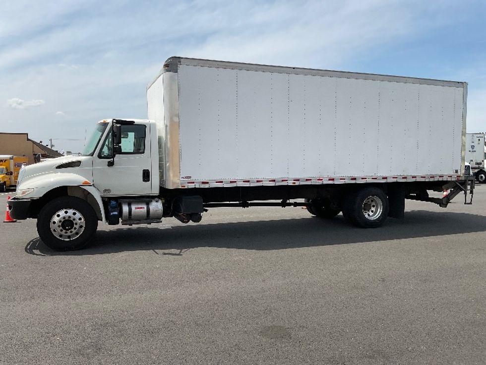 Medium Duty Box Truck-Light and Medium Duty Trucks-International-2018-4300-Philadelphia-PA-223,181\n\t\tmiles-$ 37,500 - Image 4