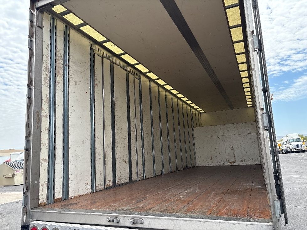 Medium Duty Box Truck-Light and Medium Duty Trucks-International-2018-4300-Phoenix-AZ-159,400\n\t\tmiles-$ 53,250 - Image 10