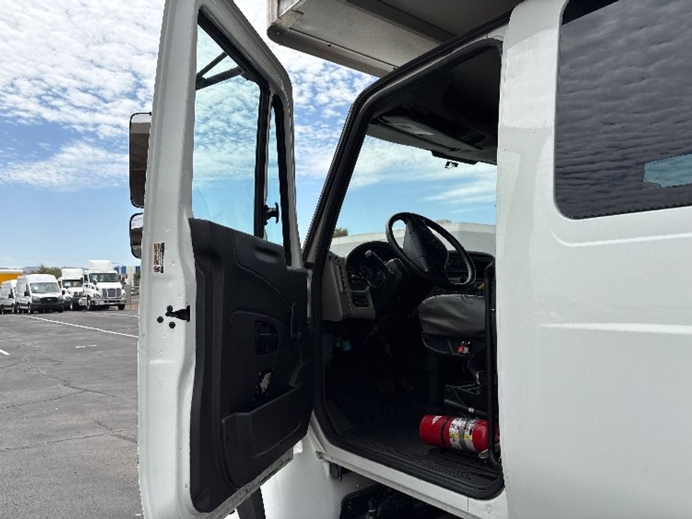 Medium Duty Box Truck-Light and Medium Duty Trucks-International-2018-4300-Phoenix-AZ-159,400\n\t\tmiles-$ 53,250 - Image 15