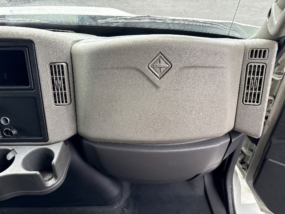 Medium Duty Box Truck-Light and Medium Duty Trucks-International-2018-4300-Phoenix-AZ-159,400\n\t\tmiles-$ 53,250 - Image 20