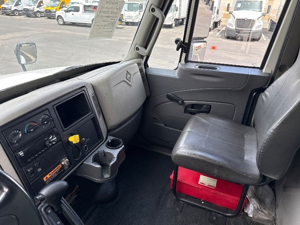 Medium Duty Box Truck-Light and Medium Duty Trucks-International-2018-4300-Phoenix-AZ-196,435\n\t\tmiles-$ 43,000 - Image 19