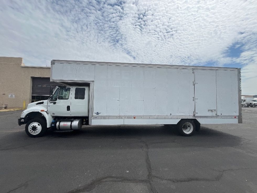 Medium Duty Box Truck-Light and Medium Duty Trucks-International-2018-4300-Phoenix-AZ-197,064\n\t\tmiles-$ 48,000 - Image 4