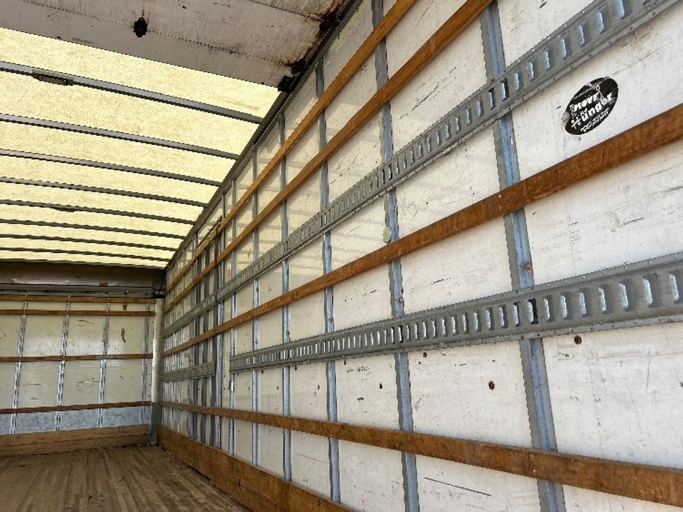 Medium Duty Box Truck-Light and Medium Duty Trucks-International-2018-4300-Pittsburgh-PA-235,000\n\t\tmiles-$ 34,000 - Image 12