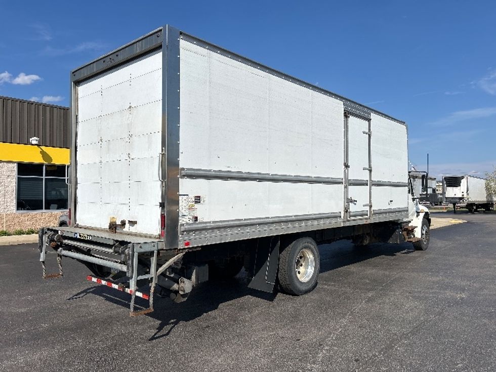 Medium Duty Box Truck-Light and Medium Duty Trucks-International-2018-4300-Pittsburgh-PA-235,000\n\t\tmiles-$ 34,000 - Image 13