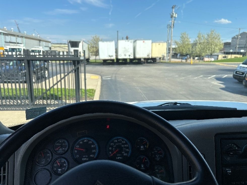Medium Duty Box Truck-Light and Medium Duty Trucks-International-2018-4300-Pittsburgh-PA-235,000\n\t\tmiles-$ 34,000 - Image 18