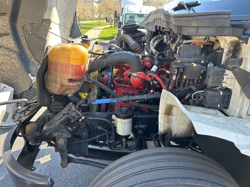 Medium Duty Box Truck-Light and Medium Duty Trucks-International-2018-4300-Pittsburgh-PA-235,000\n\t\tmiles-$ 34,000 - Image 24