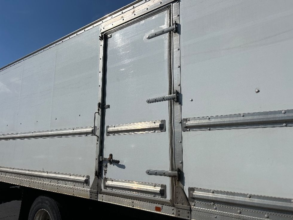 Medium Duty Box Truck-Light and Medium Duty Trucks-International-2018-4300-Pittsburgh-PA-235,000\n\t\tmiles-$ 34,000 - Image 25