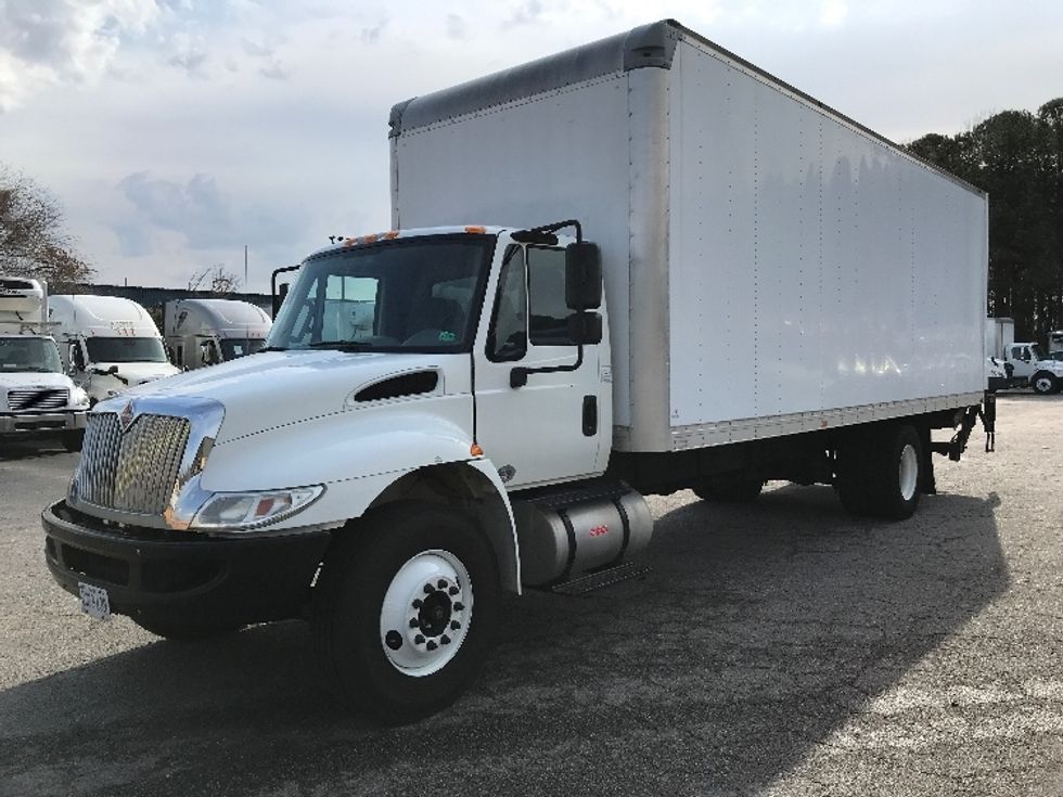 Medium Duty Box Truck-Light and Medium Duty Trucks-International-2018-4300-Prince George-VA-123,585\n\t\tmiles-$ 51,000 - Image 3