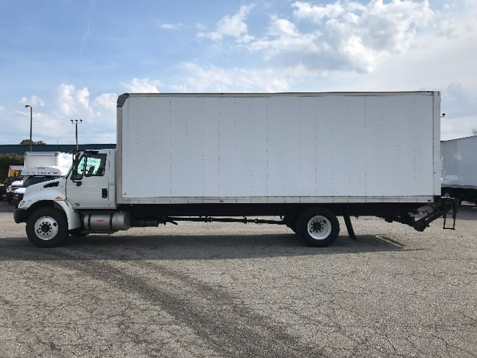 Medium Duty Box Truck-Light and Medium Duty Trucks-International-2018-4300-Prince George-VA-123,585\n\t\tmiles-$ 51,000 - Image 4