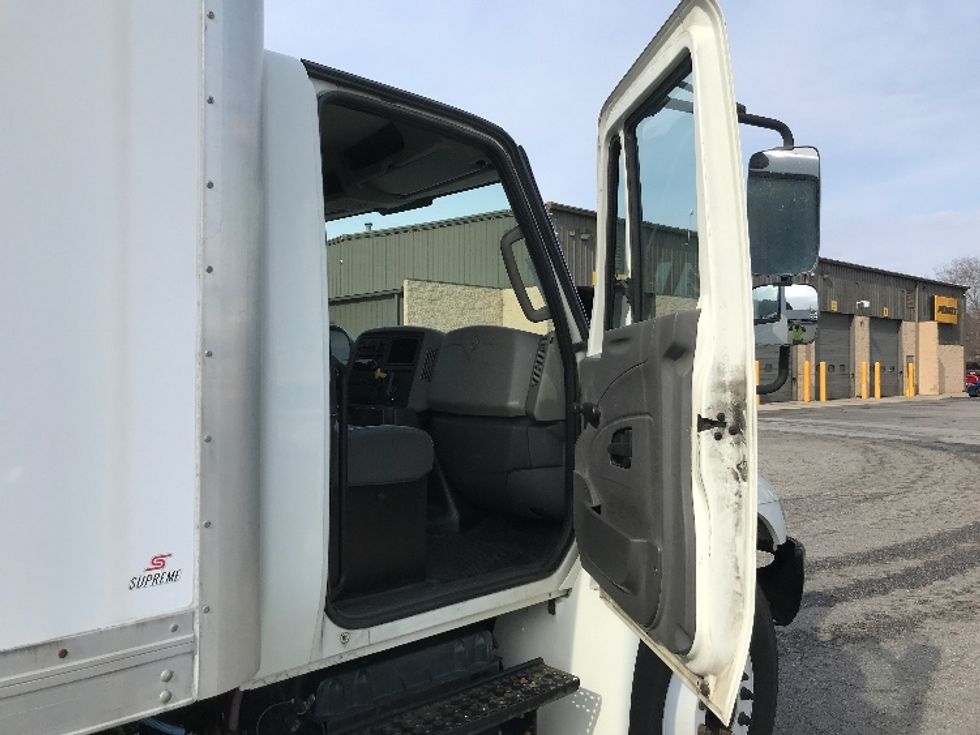 Medium Duty Box Truck-Light and Medium Duty Trucks-International-2018-4300-Prince George-VA-123,585\n\t\tmiles-$ 51,000 - Image 20