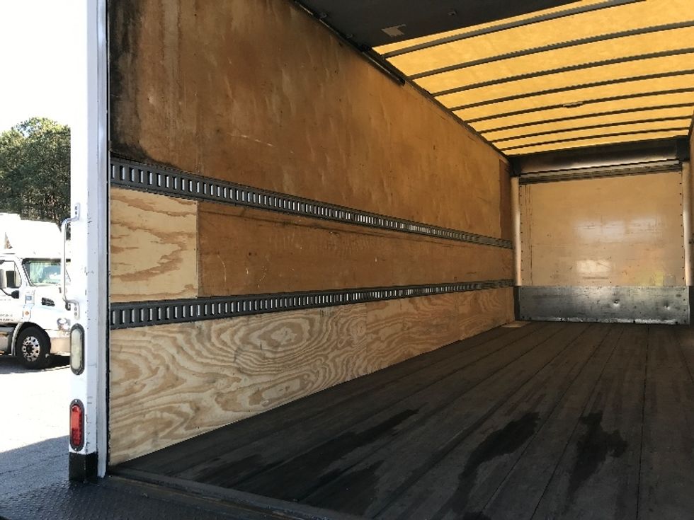 Medium Duty Box Truck-Light and Medium Duty Trucks-International-2018-4300-Prince George-VA-94,825\n\t\tmiles-$ 55,500 - Image 11