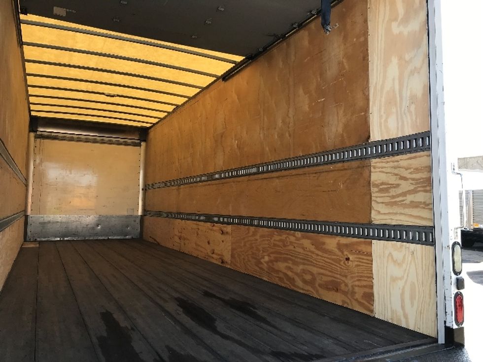 Medium Duty Box Truck-Light and Medium Duty Trucks-International-2018-4300-Prince George-VA-94,825\n\t\tmiles-$ 55,500 - Image 12