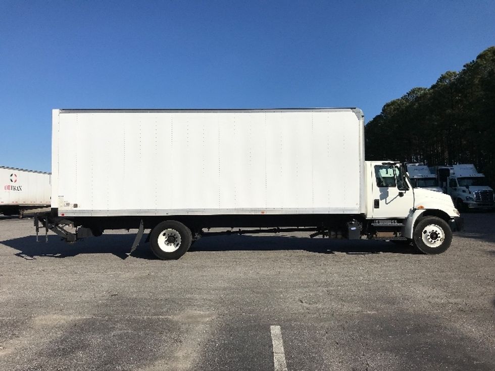 Medium Duty Box Truck-Light and Medium Duty Trucks-International-2018-4300-Prince George-VA-94,825\n\t\tmiles-$ 55,500 - Image 15