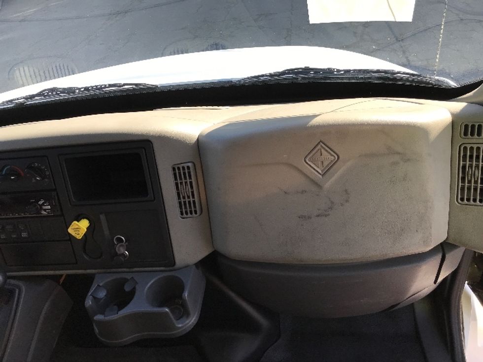 Medium Duty Box Truck-Light and Medium Duty Trucks-International-2018-4300-Prince George-VA-94,825\n\t\tmiles-$ 55,500 - Image 21