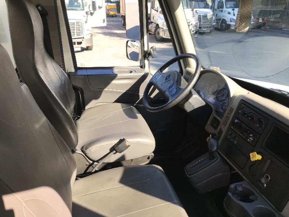 Medium Duty Box Truck-Light and Medium Duty Trucks-International-2018-4300-Prince George-VA-94,825\n\t\tmiles-$ 55,500 - Image 22