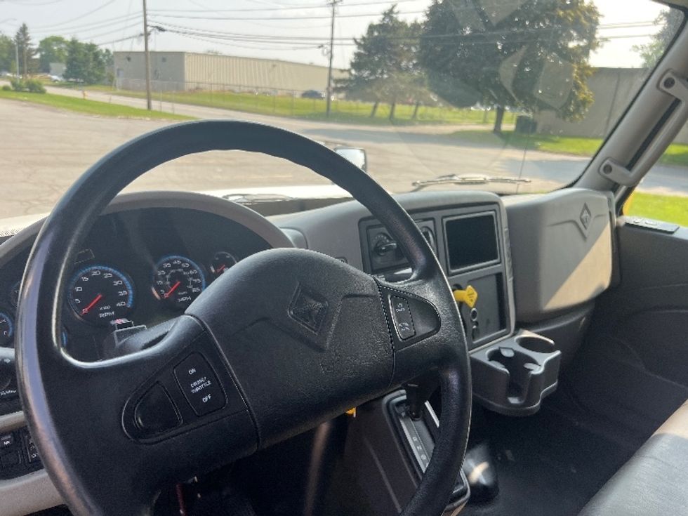 Medium Duty Box Truck-Light and Medium Duty Trucks-International-2018-4300-Rochester-NY-104,911\n\t\tmiles-$ 46,500 - Image 17