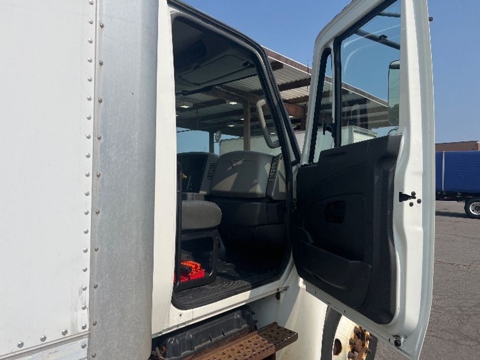 Medium Duty Box Truck-Light and Medium Duty Trucks-International-2018-4300-Rochester-NY-104,911\n\t\tmiles-$ 46,500 - Image 20