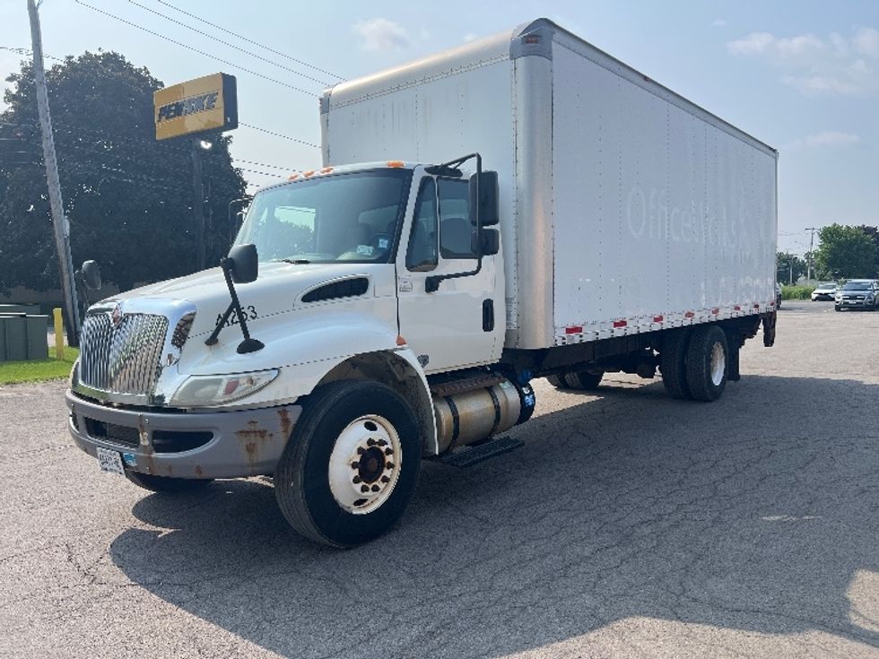 Medium Duty Box Truck-Light and Medium Duty Trucks-International-2018-4300-Rochester-NY-104,911\n\t\tmiles-$ 46,500 - Image 3