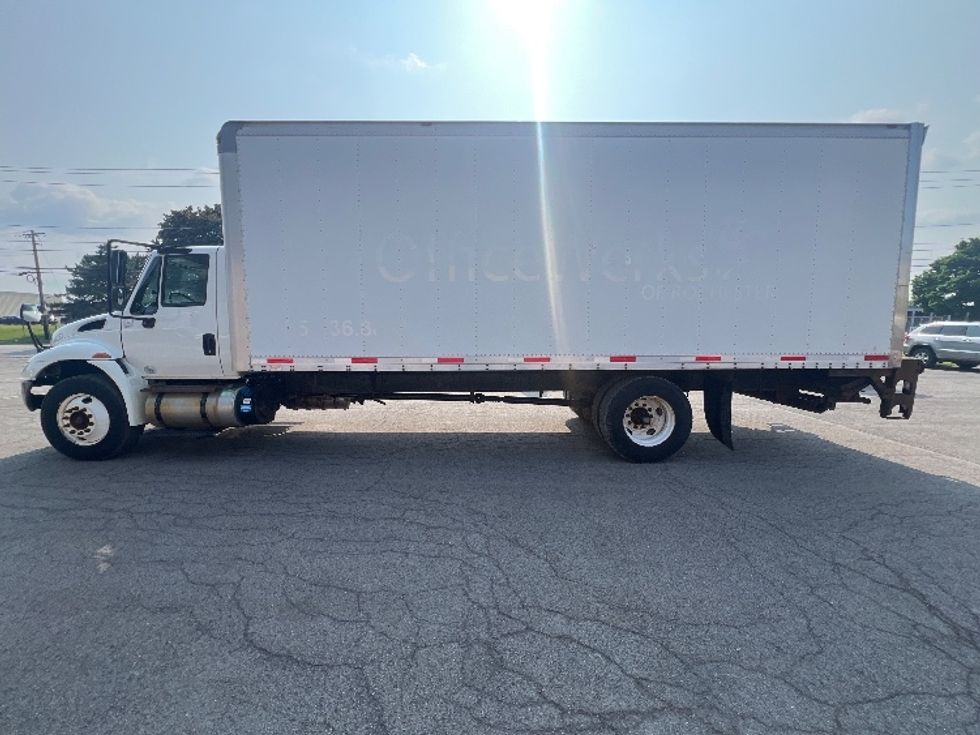 Medium Duty Box Truck-Light and Medium Duty Trucks-International-2018-4300-Rochester-NY-104,911\n\t\tmiles-$ 46,500 - Image 4