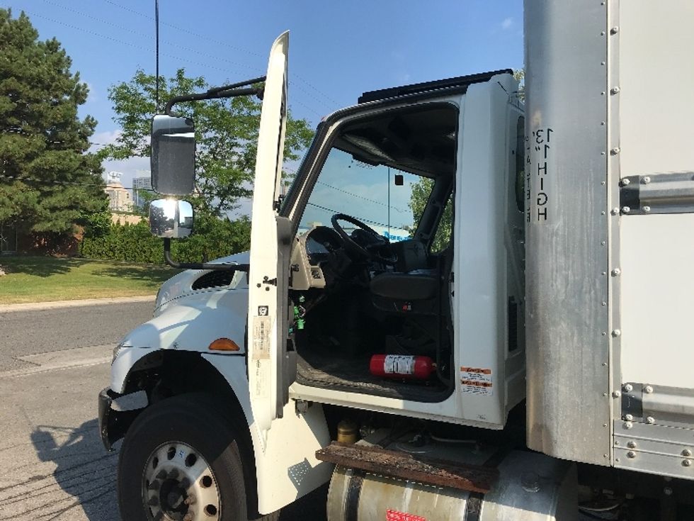 Medium Duty Box Truck-Light and Medium Duty Trucks-International-2018-4300-Scarborough-ON-214,364\n\t\tkm-$ 64,000 - Image 16