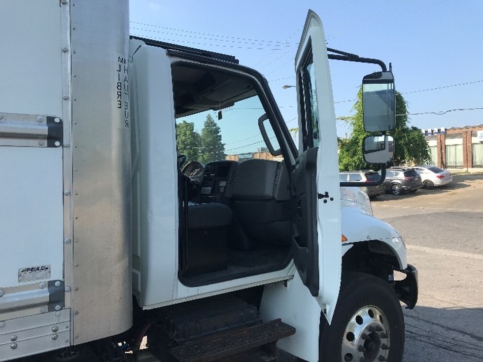 Medium Duty Box Truck-Light and Medium Duty Trucks-International-2018-4300-Scarborough-ON-214,364\n\t\tkm-$ 64,000 - Image 17