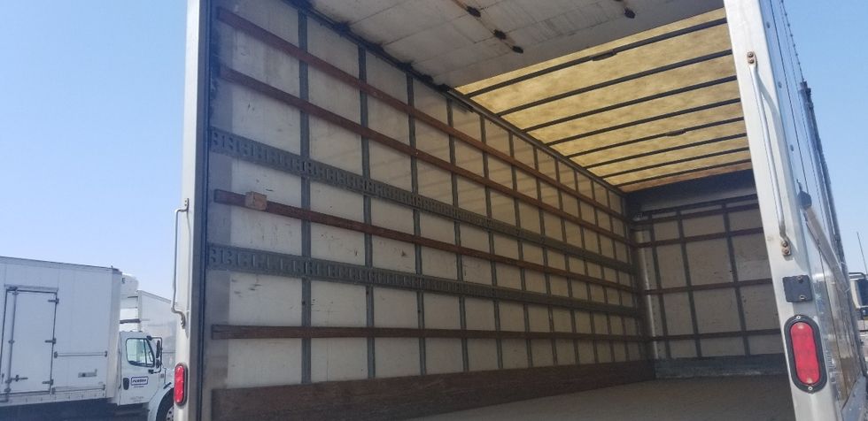 Medium Duty Box Truck-Light and Medium Duty Trucks-International-2018-4300-Scarborough-ON-267,070\n\t\tkm-$ 56,000 - Image 11