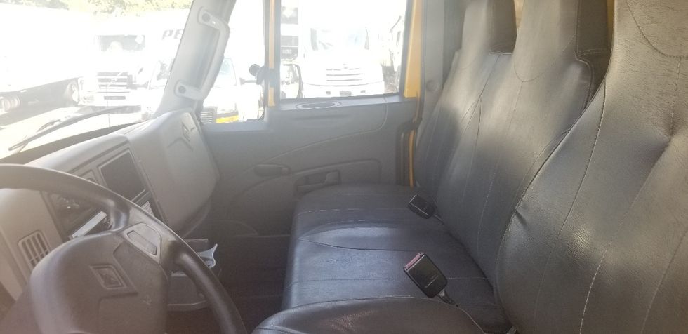 Medium Duty Box Truck-Light and Medium Duty Trucks-International-2018-4300-Scarborough-ON-267,070\n\t\tkm-$ 56,000 - Image 18