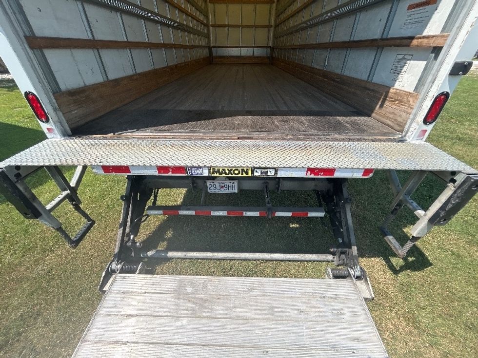 Medium Duty Box Truck-Light and Medium Duty Trucks-International-2018-4300-Springfield-MO-118,842\n\t\tmiles-$ 52,250 - Image 10