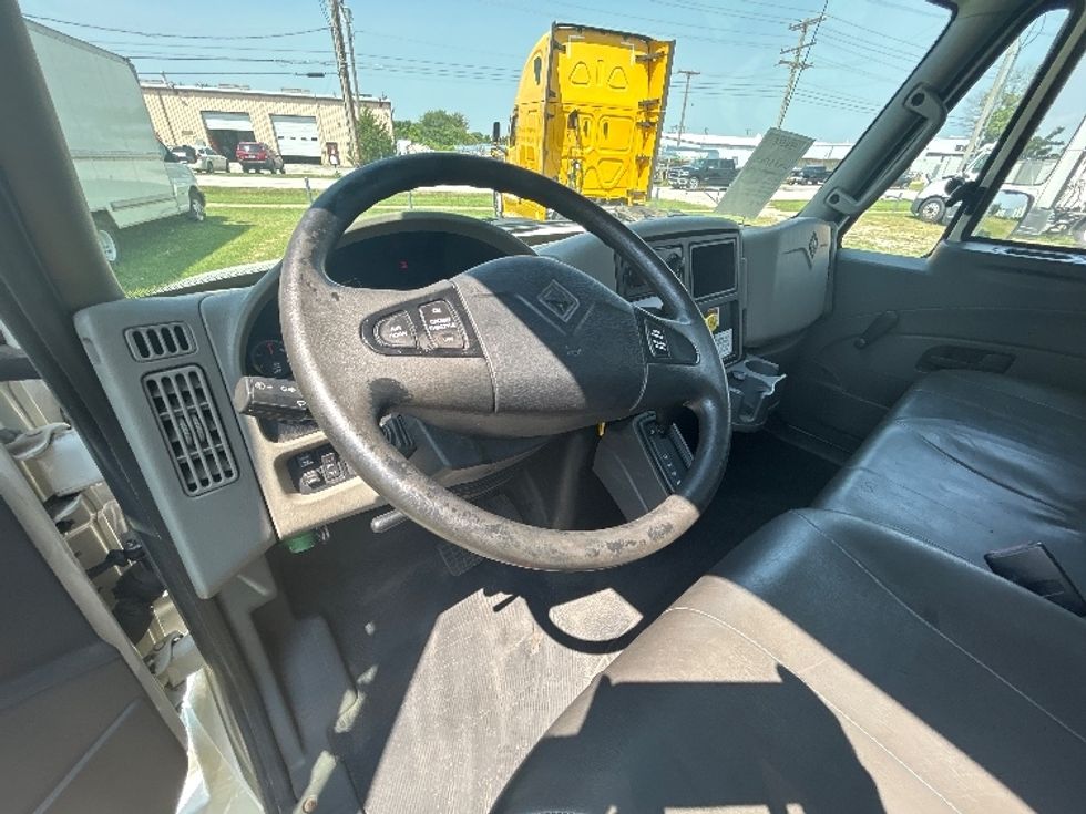 Medium Duty Box Truck-Light and Medium Duty Trucks-International-2018-4300-Springfield-MO-118,842\n\t\tmiles-$ 52,250 - Image 17