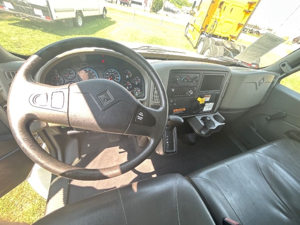 Medium Duty Box Truck-Light and Medium Duty Trucks-International-2018-4300-Springfield-MO-118,842\n\t\tmiles-$ 52,250 - Image 18
