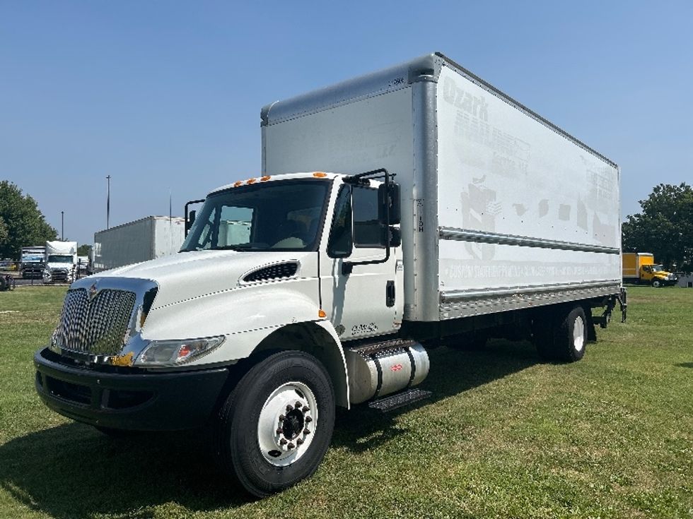 Medium Duty Box Truck-Light and Medium Duty Trucks-International-2018-4300-Springfield-MO-118,842\n\t\tmiles-$ 52,250 - Image 3