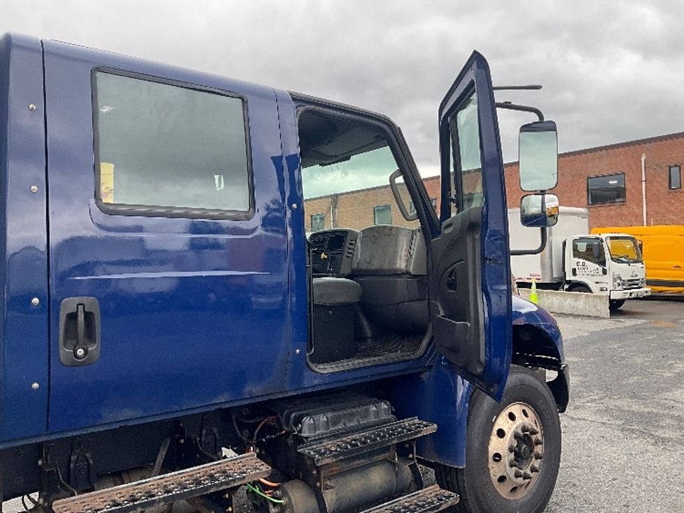Medium Duty Box Truck-Light and Medium Duty Trucks-International-2018-4300-Sterling-VA-207,705\n\t\tmiles-$ 46,500 - Image 20