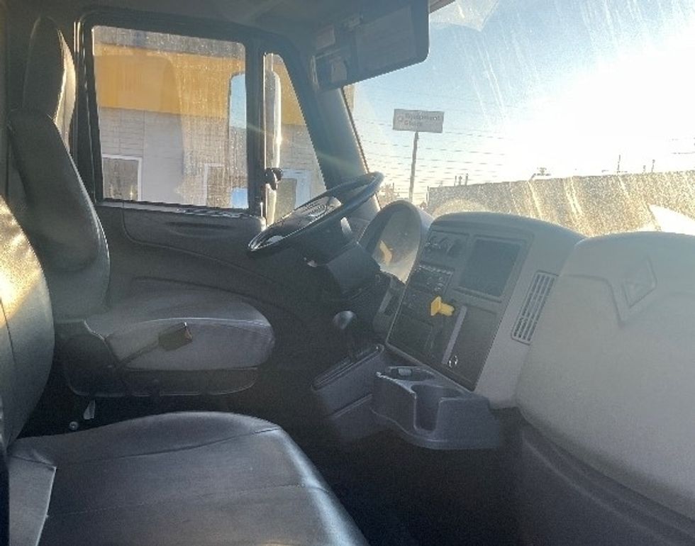 Medium Duty Box Truck-Light and Medium Duty Trucks-International-2018-4300-Sterling-VA-207,705\n\t\tmiles-$ 46,500 - Image 21