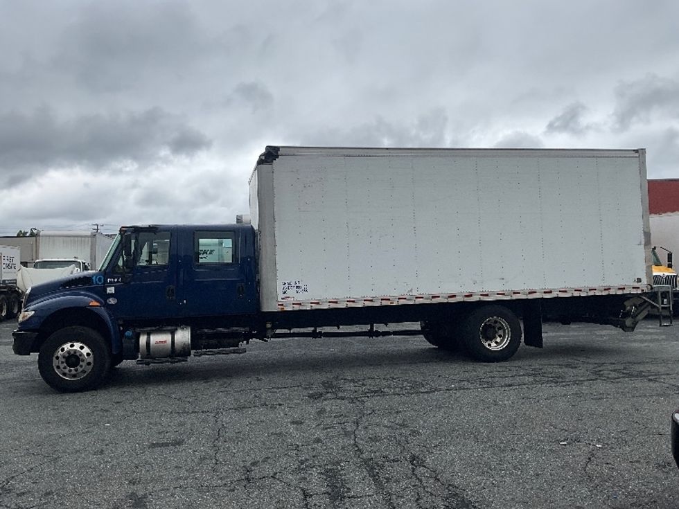 Medium Duty Box Truck-Light and Medium Duty Trucks-International-2018-4300-Sterling-VA-207,705\n\t\tmiles-$ 46,500 - Image 4