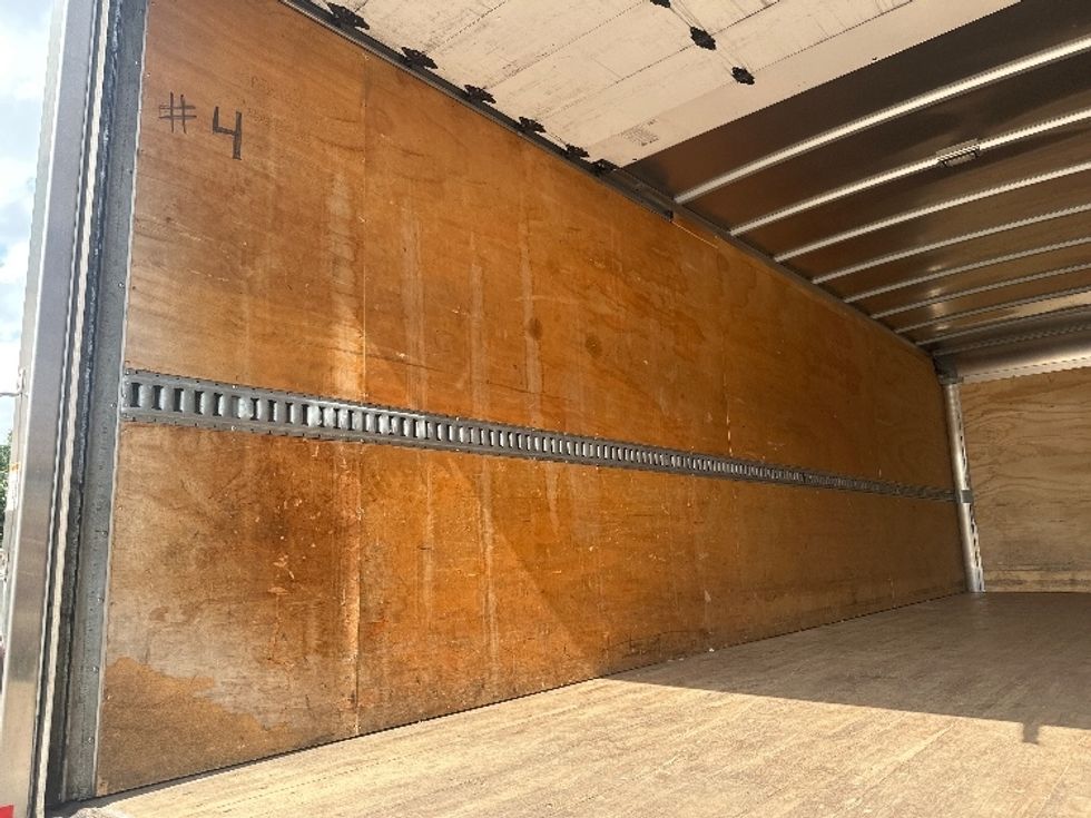 Medium Duty Box Truck-Light and Medium Duty Trucks-International-2018-4300-Sterling-VA-215,271\n\t\tmiles-$ 37,750 - Image 11