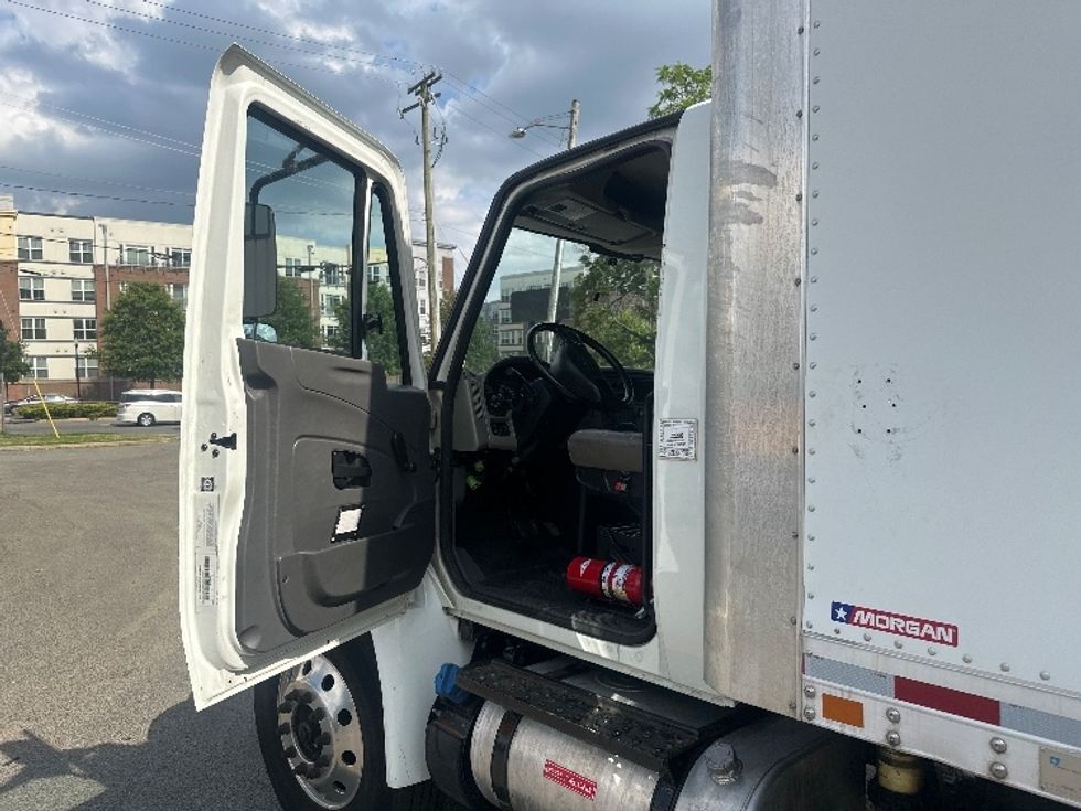Medium Duty Box Truck-Light and Medium Duty Trucks-International-2018-4300-Sterling-VA-215,271\n\t\tmiles-$ 37,750 - Image 16