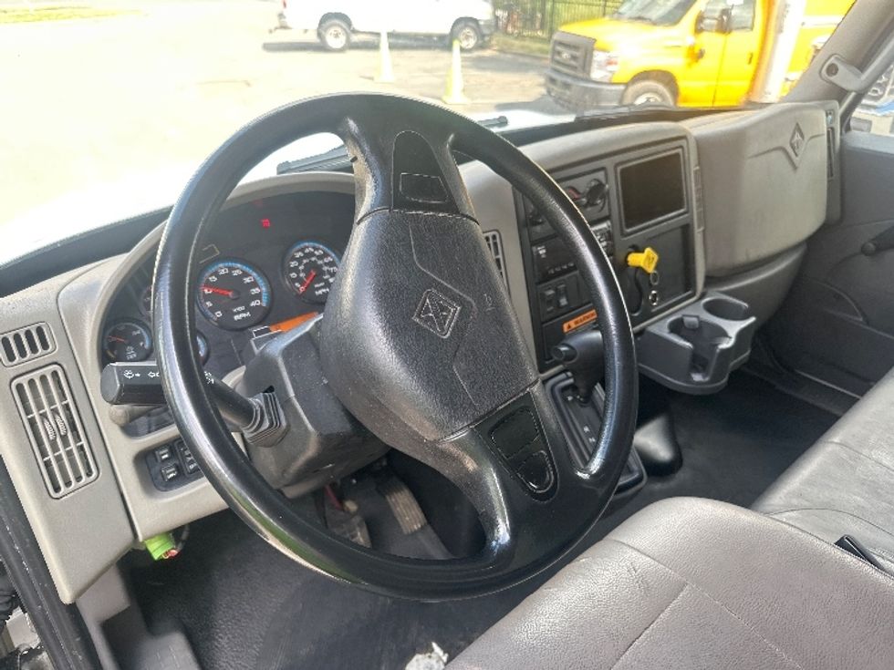 Medium Duty Box Truck-Light and Medium Duty Trucks-International-2018-4300-Sterling-VA-215,271\n\t\tmiles-$ 37,750 - Image 17