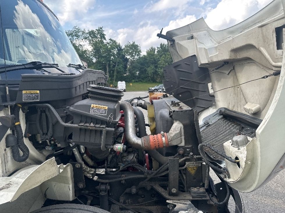 Medium Duty Box Truck-Light and Medium Duty Trucks-International-2018-4300-Sterling-VA-215,271\n\t\tmiles-$ 37,750 - Image 23