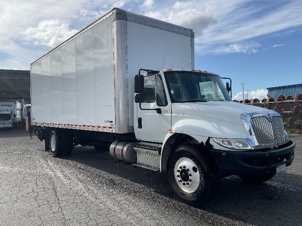 Medium Duty Box Truck-Light and Medium Duty Trucks-International-2018-4300-Tacoma-WA-140,159\n\t\tmiles-$ 46,000 - Image 1