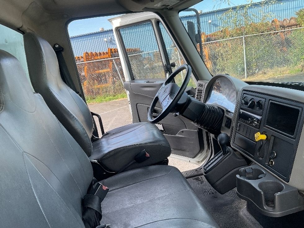 Medium Duty Box Truck-Light and Medium Duty Trucks-International-2018-4300-Tacoma-WA-140,159\n\t\tmiles-$ 46,000 - Image 22