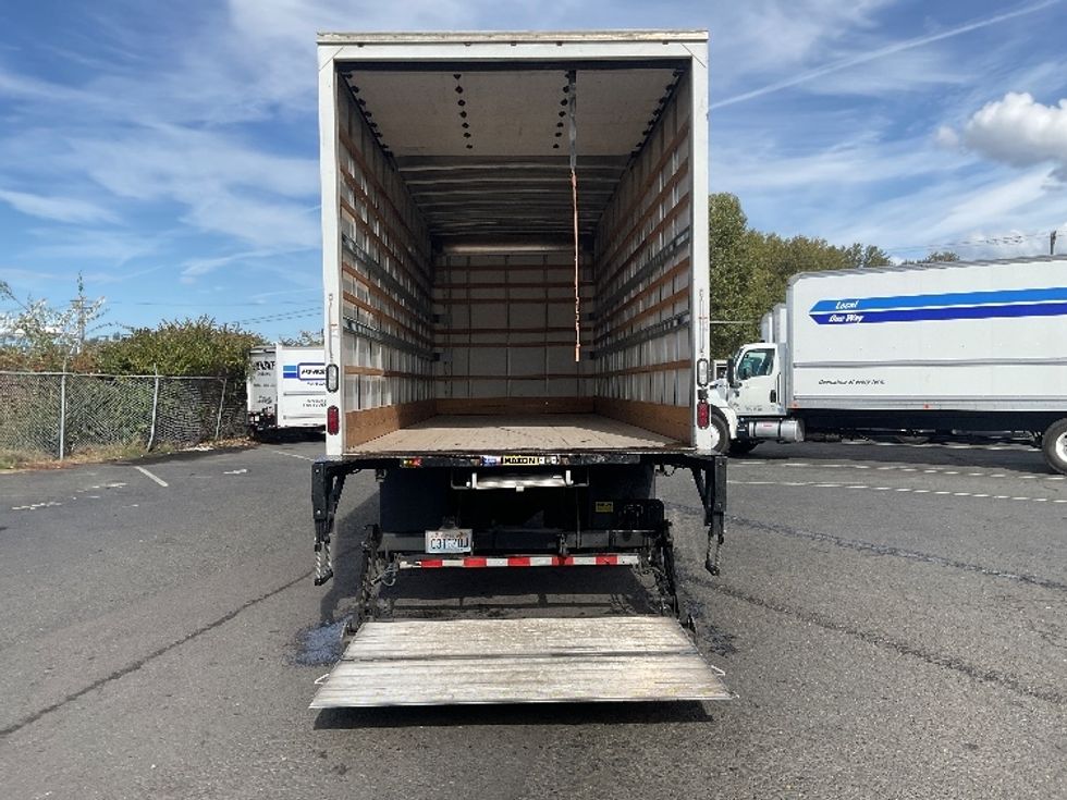 Medium Duty Box Truck-Light and Medium Duty Trucks-International-2018-4300-Tacoma-WA-140,159\n\t\tmiles-$ 46,000 - Image 9